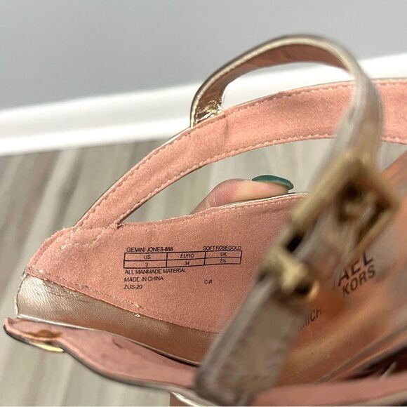 Michael Kors Gemini Jones Soft Rose Gold Heeled Sandals in Kids Size 3 - Picture 6 of 8